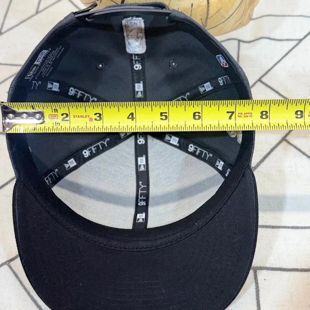 New Era Milwaukee Bucks Hat OSFM Grey 2021 NBA Champions 9FIFTY Snapback Cap